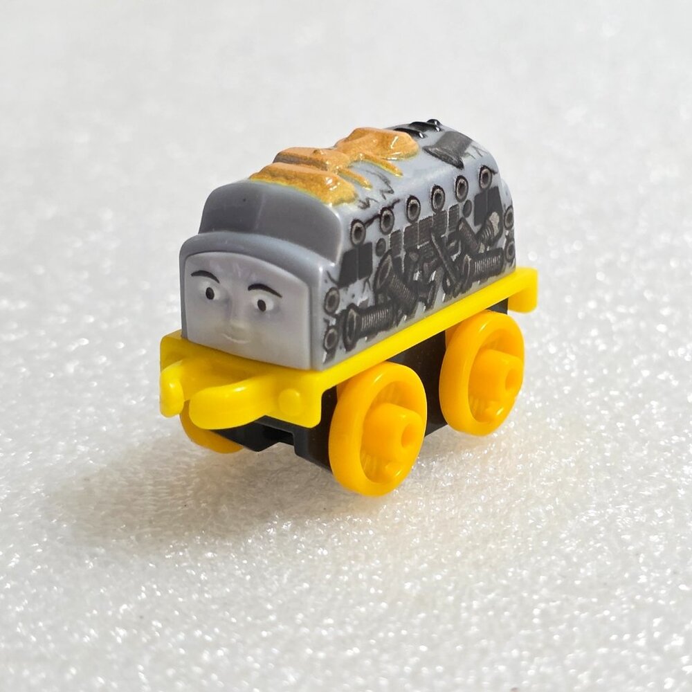 Mattel Thomas & Friends Minis D-10 Diesel Nuts & Bolts Train Engine 2" Plastic
